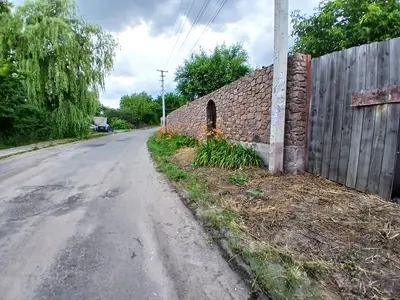 Продаж земельної ділянки- 25 сот під забудову(є невеличкий будинок)+11,21 сот під с/г(можна перевести під будівництво) — мініатюра фото 1