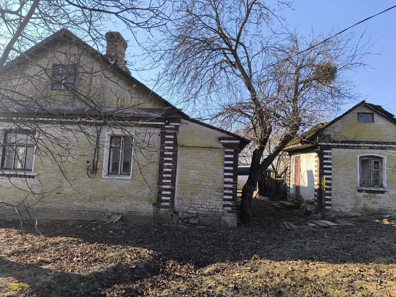 Продаж земельної ділянки з будинком та спорудами — фото 2 з 6