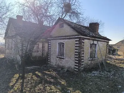Продаж земельної ділянки з будинком та спорудами — мініатюра фото 3