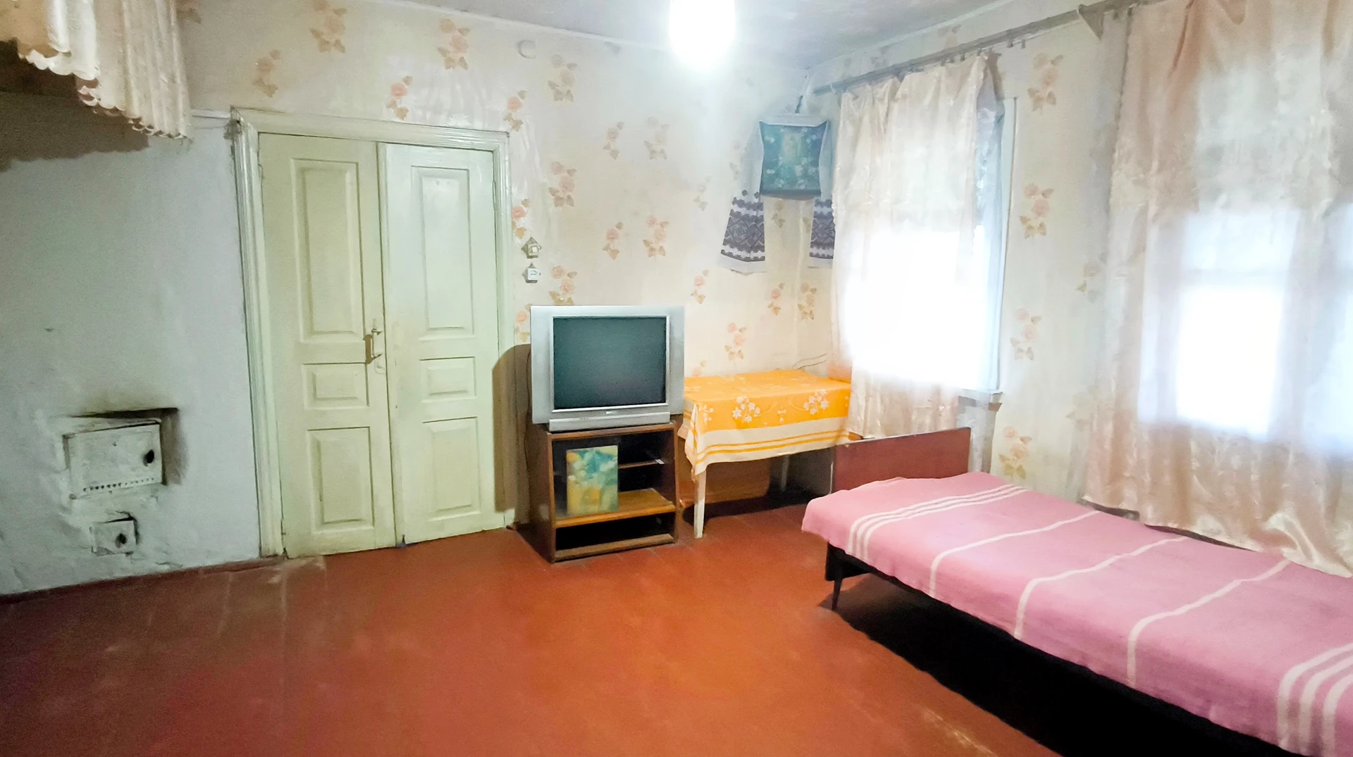 Будинок з піччю та колодязем - готовий тил на випадок відключень світла. — фото 8 з 15