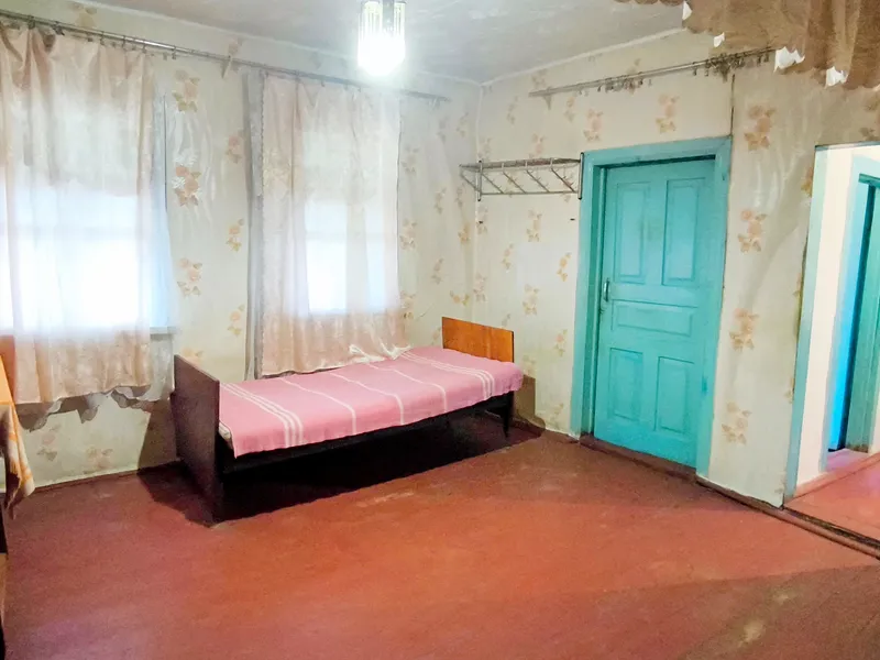 Будинок з піччю та колодязем - готовий тил на випадок відключень світла. — фото 9 з 15