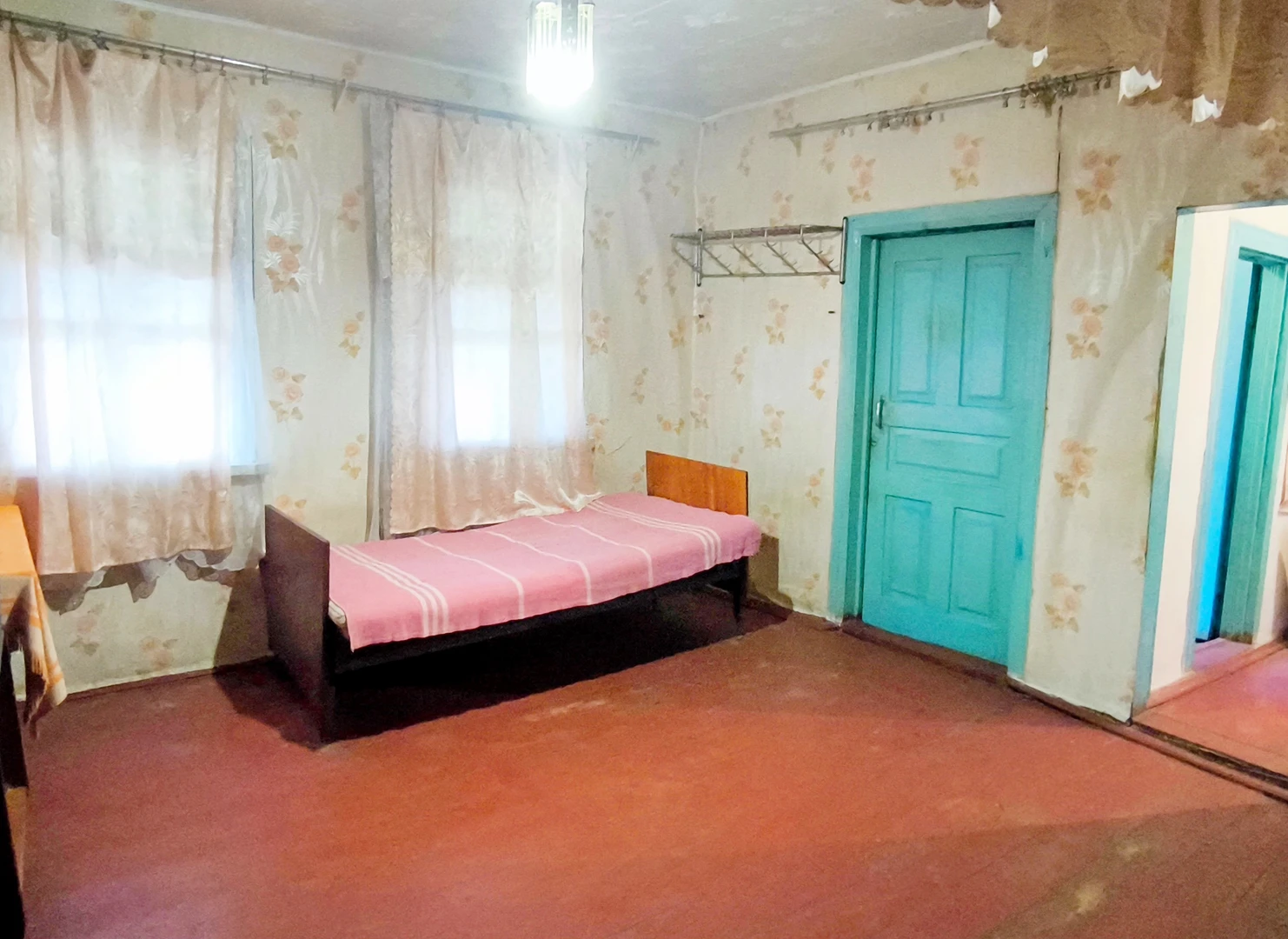 Будинок з піччю та колодязем - готовий тил на випадок відключень світла. — фото 9 з 15