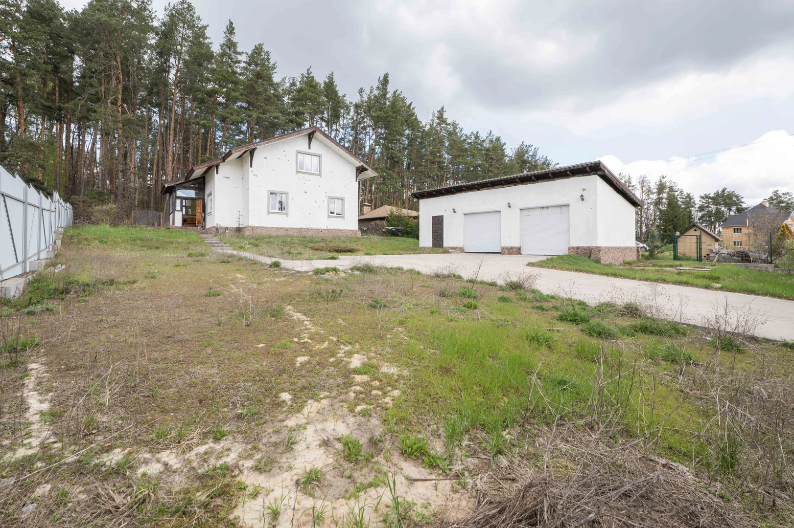 Продаж ділянки з будинком з ремонтом — фото 1 з 19