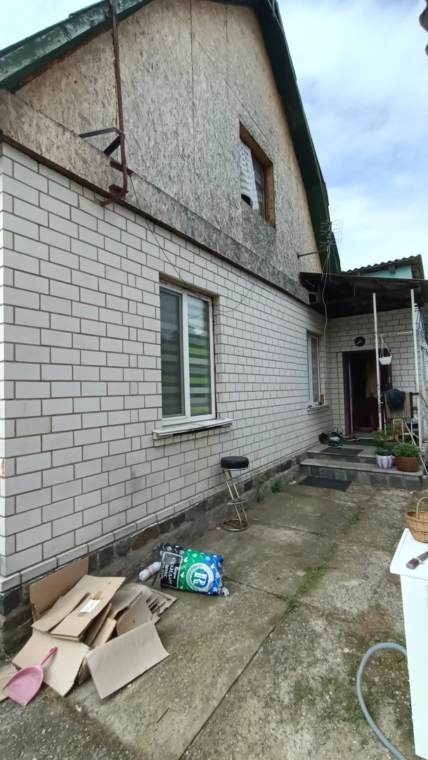 Продам пів будинку зі всіма комунікаціями в центрі селища Клавдієво-Тарасове — фото 1 з 19