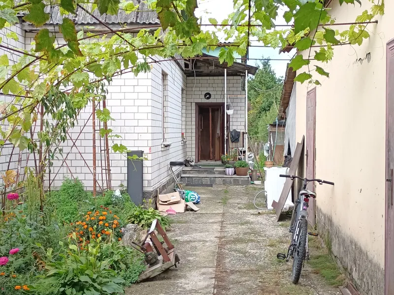 Продам пів будинку зі всіма комунікаціями в центрі селища Клавдієво-Тарасове — фото 3 з 19