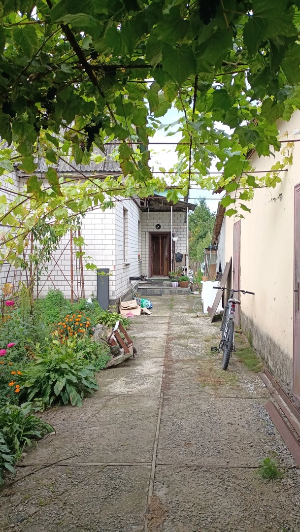 Продам пів будинку зі всіма комунікаціями в центрі селища Клавдієво-Тарасове — фото 3 з 19
