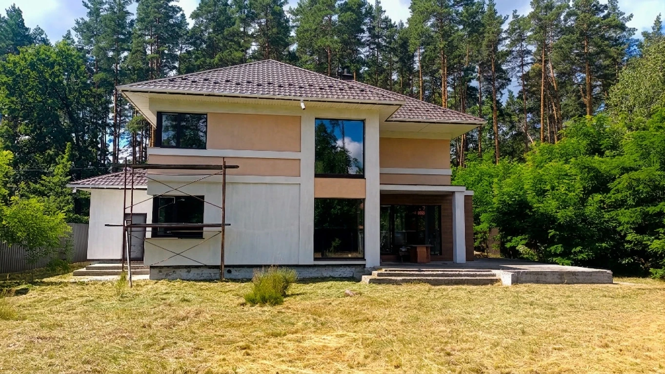 Шикарний будинок з виходом в ліс!! В смт Клавдієво-Тарасове — фото 1 з 7