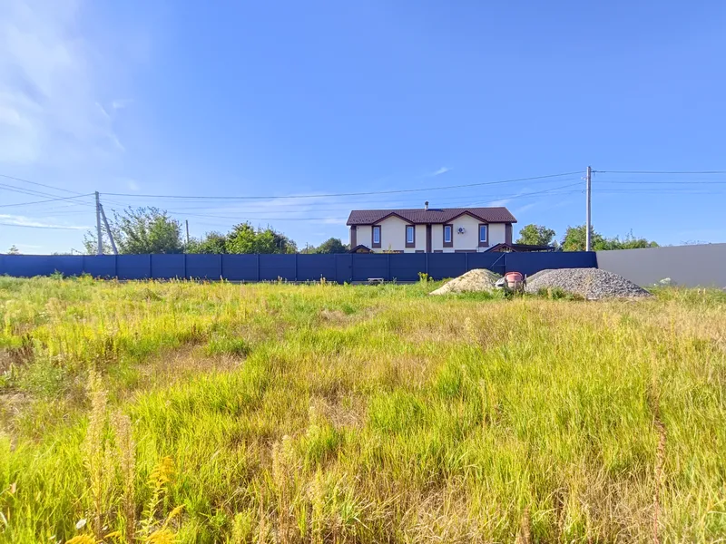 Продам ділянку з парканом, світлом (21 кВт) та свердловиною! Заїзд з двох сторін — фото 9 з 18