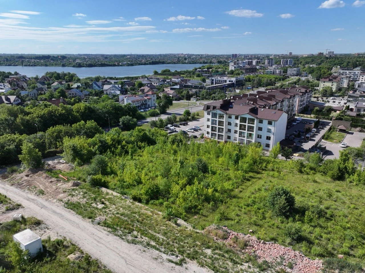 Продаж земельної ділянки з видом на озеро  Щасливе — фото 1 з 6