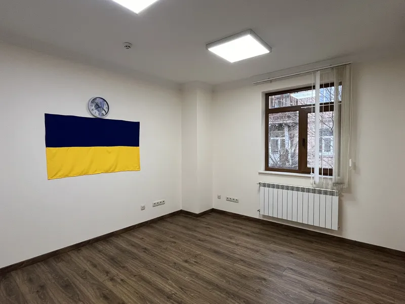 Продаж земельної ділянки з офісною будівлею — фото 15 з 20