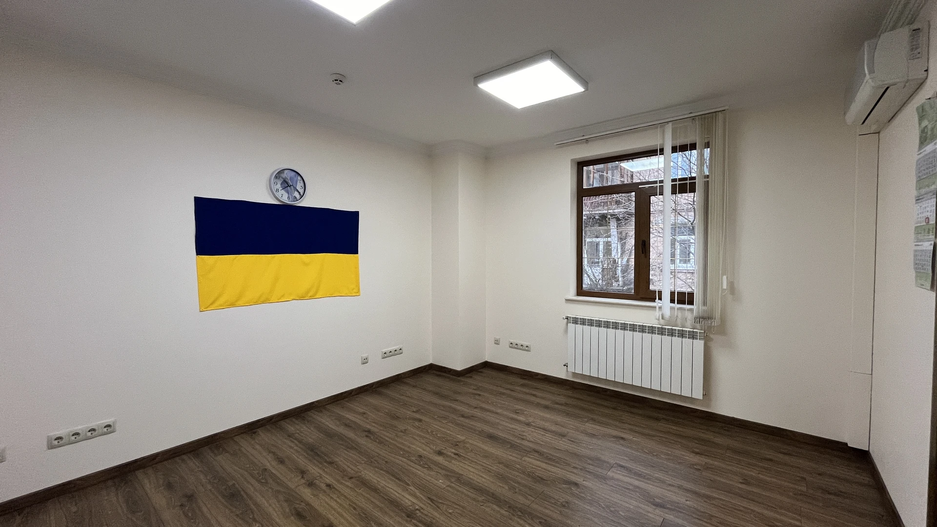 Продаж земельної ділянки з офісною будівлею — фото 15 з 20