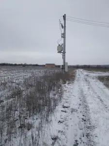 Вже переведено в землі промисловості - цільове призначення змінене, на кадастровій карті інформація застаріла. Є інші локації. Земельні ділянки від 50 соток до 10 га, в місті за Онко Диспансером, цільове призначення - промисловість, транспорт, енергетика — мініатюра фото 3