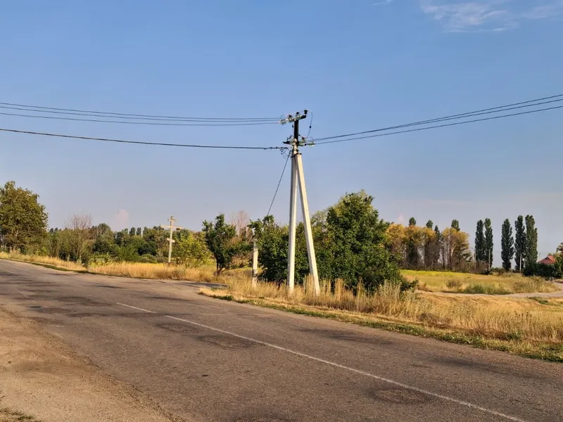 Продам ділянку в Артемівці зі світлом ціна 4500 за всю — фото 3 з 3