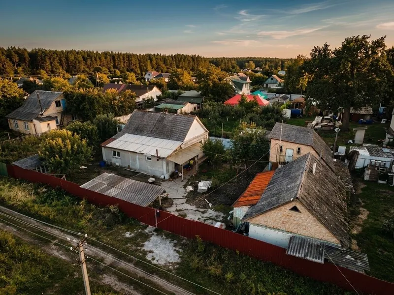 Продаж цегляного будинку 80 м² у центрі | 9 соток + додатковий будинок — фото 1 з 7