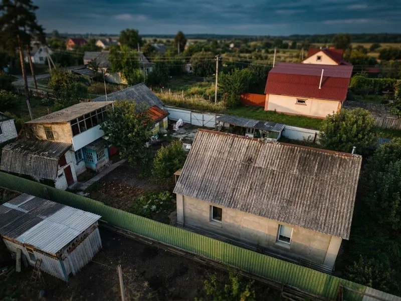 Продаж цегляного будинку 80 м² у центрі | 9 соток + додатковий будинок — фото 2 з 7