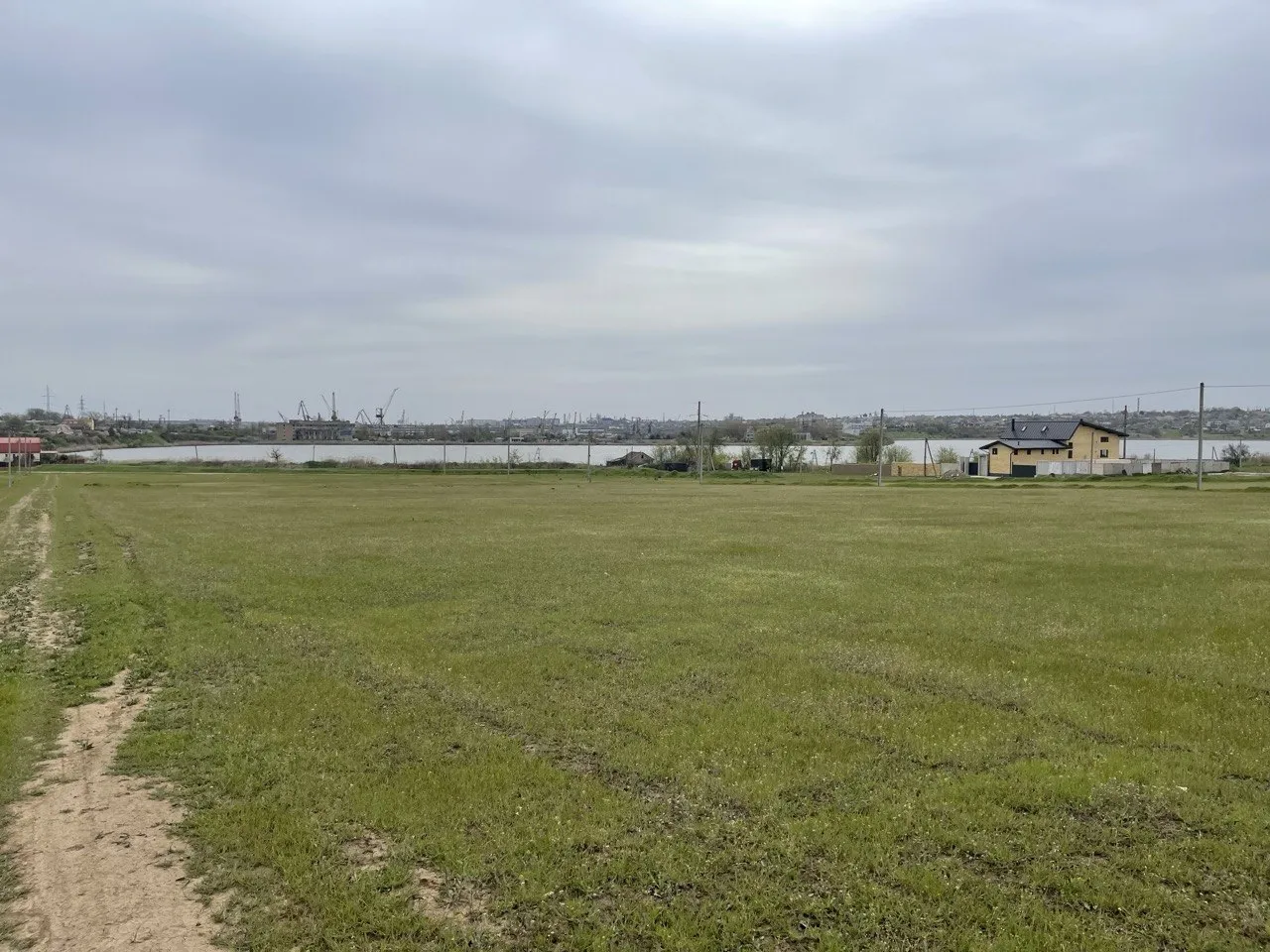 Земельна ділянка біля озера 6.5 соток — фото 3 з 3