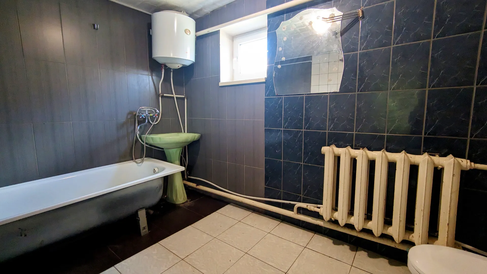 Продається затишний будинок в Іванкові — фото 6 з 16