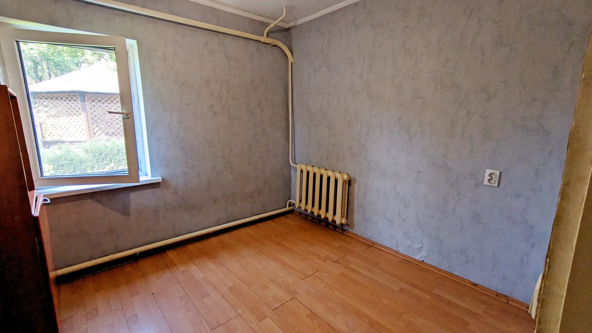 Продається затишний будинок в Іванкові — фото 11 з 16