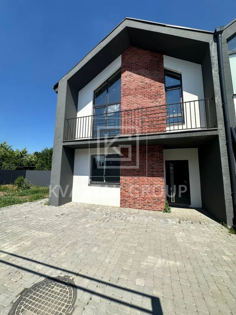 Продам таун з двома ділянками — фото 1 з 18