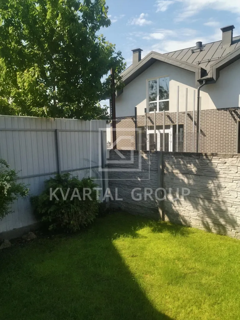 Продаж таунхаусу з ремонтом та меблями. — фото 16 з 19