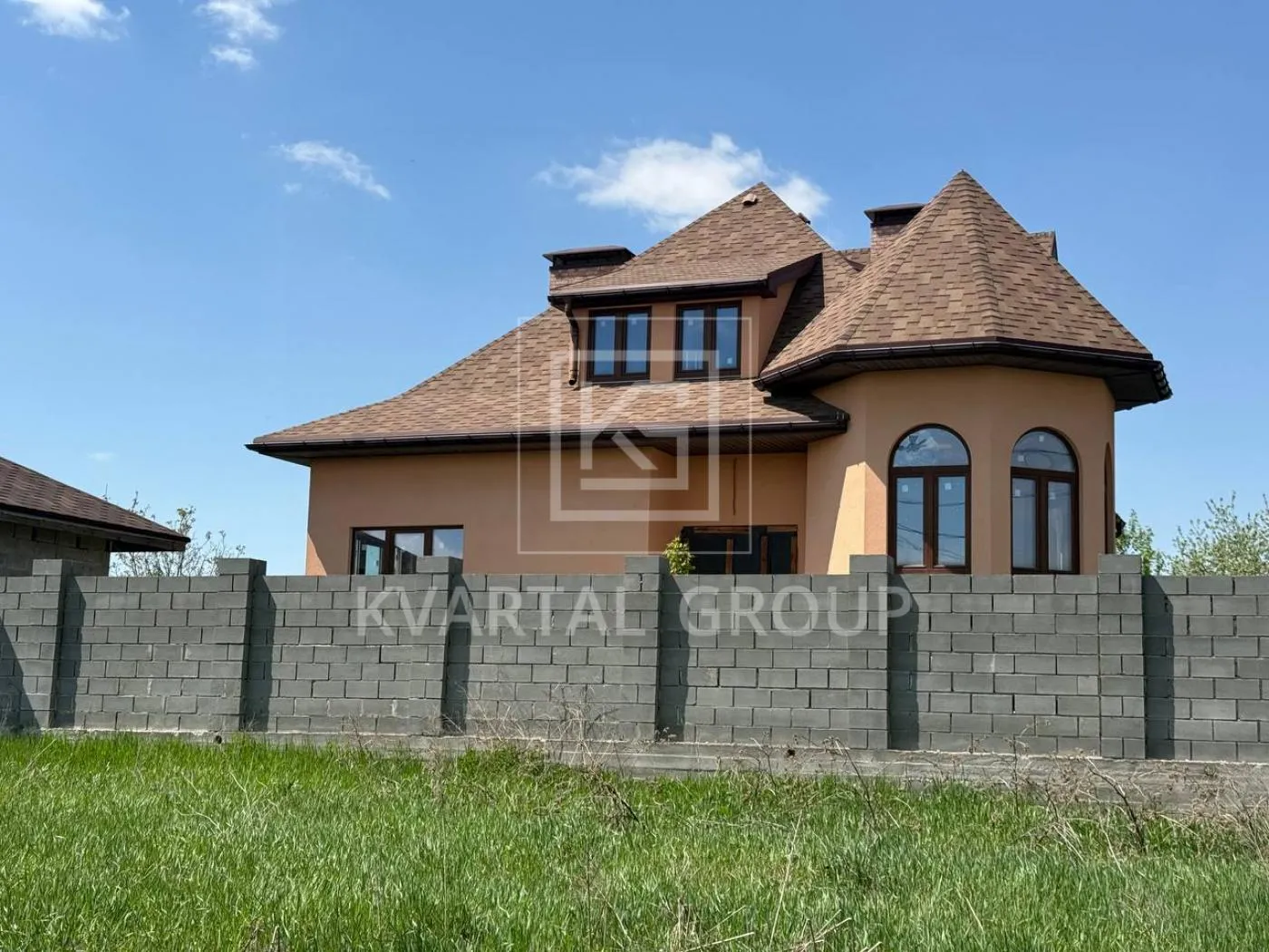 Продаж просторого будинку 180 м² з гаражем та укриттям, ділянка 11 соток в Блиставиці! — фото 1 з 2