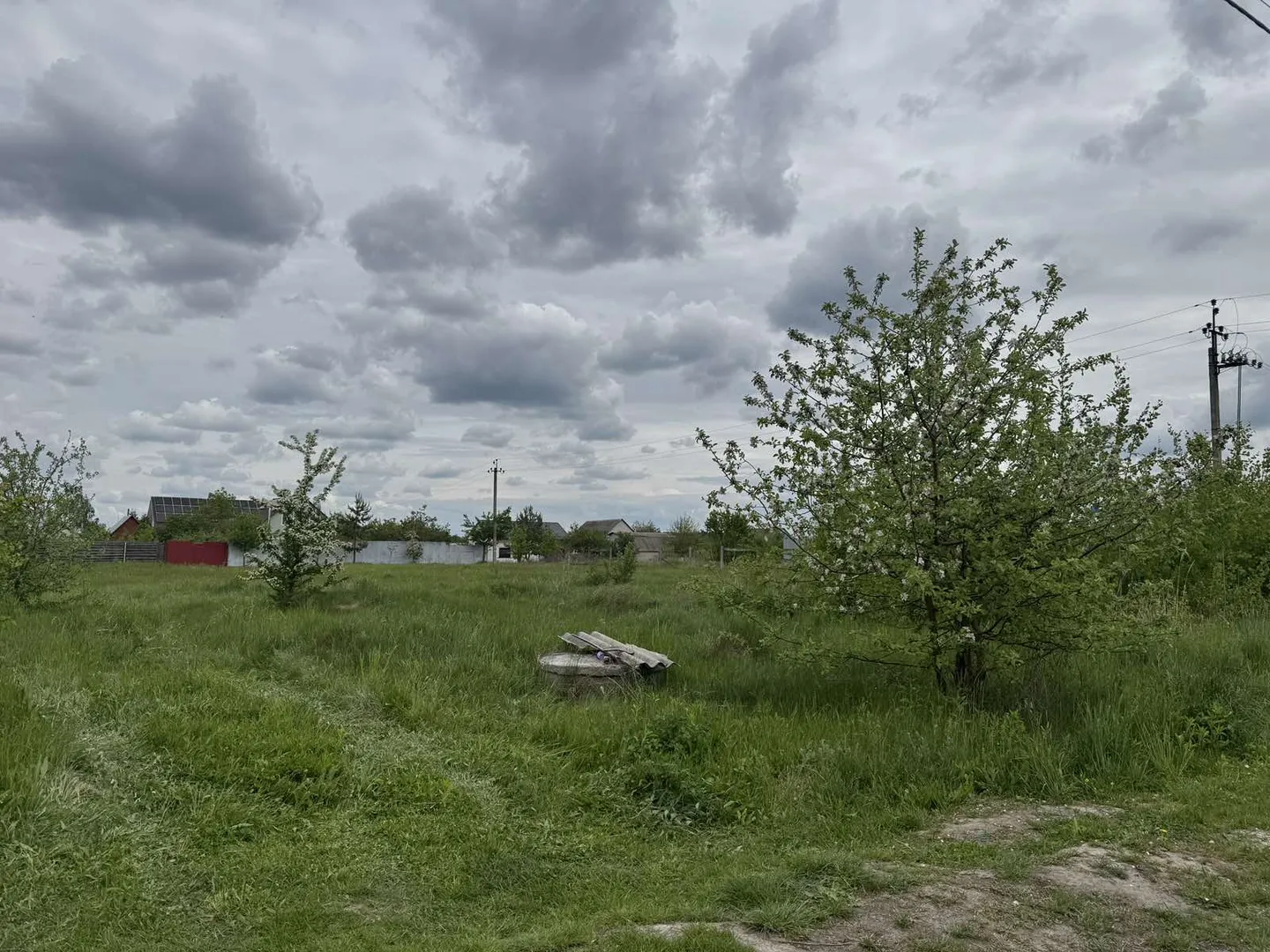 ШИКАРНА, фасадна ділянка в ЦЕНТРІ з комунікаціями — фото 1 з 6