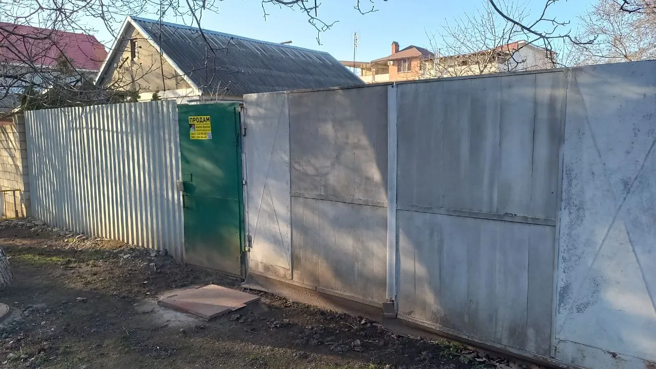 Учасок 6 соток Прожается